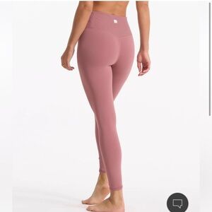Vuori Rib Studio Legging size XS in Marsala